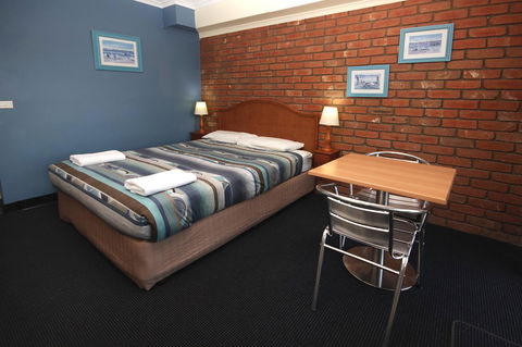 Sapphire Waters Motor Inn - Food Delivery Shop 21