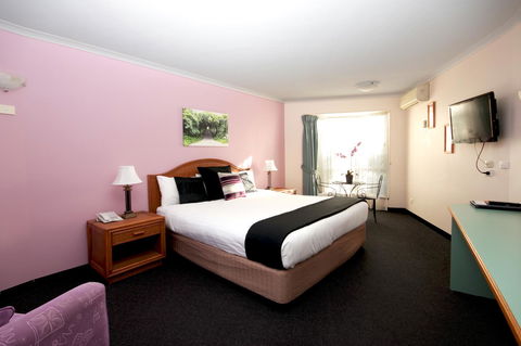 Sapphire Waters Motor Inn - Food Delivery Shop 5