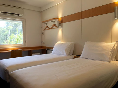Ibis Budget - Gosford - Food Delivery Shop 12