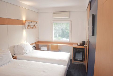 Ibis Budget - Gosford - Food Delivery Shop 6