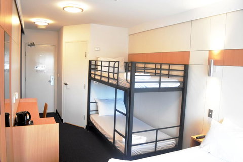 Ibis Budget - Gosford - Food Delivery Shop 5