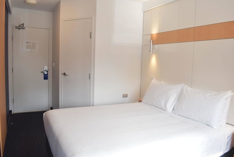 Ibis Budget - Gosford - Food Delivery Shop 7