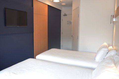 Ibis Budget - Gosford - Food Delivery Shop 10