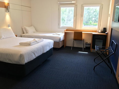 Ibis Budget - Gosford - Food Delivery Shop 22