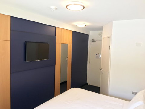 Ibis Budget - Gosford - Food Delivery Shop 16