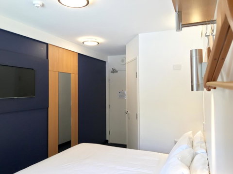 Ibis Budget - Gosford - Food Delivery Shop 17