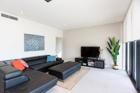 Brand New Executive Apartment - Food Delivery Shop 22