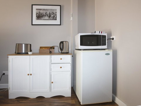 Pound Creek Gallery - Food Delivery Shop 11