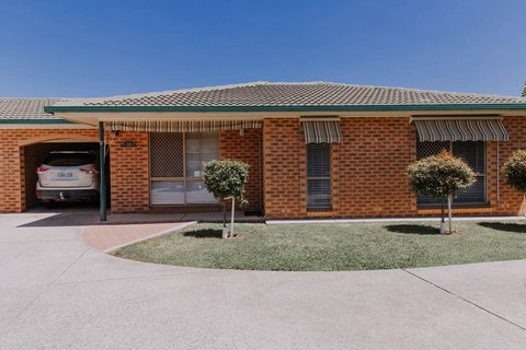 Central Wagga Self Catering Apartment - Food Delivery Shop 2