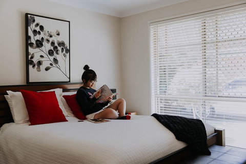 Central Wagga Self Catering Apartment - Food Delivery Shop 7