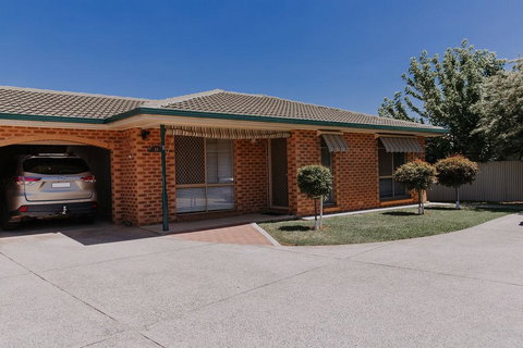 Central Wagga Self Catering Apartment - Food Delivery Shop 3