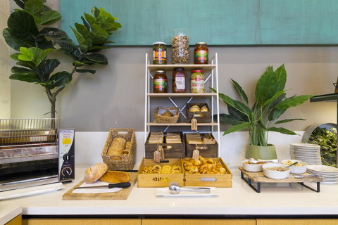 Sage Hotel Wollongong - Food Delivery Shop 15
