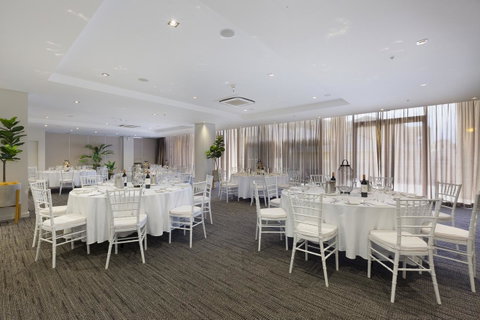 Sage Hotel Wollongong - Food Delivery Shop 32