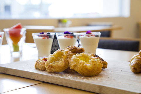 Sage Hotel Wollongong - Food Delivery Shop 19