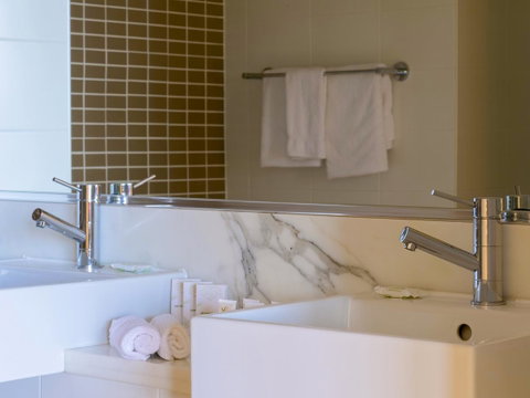 Sage Hotel Wollongong - Food Delivery Shop 1