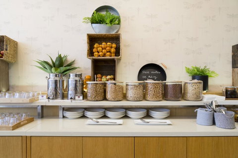 Sage Hotel Wollongong - Food Delivery Shop 14