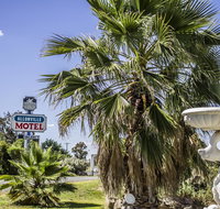 Allonville Gardens Motel - Food Delivery Shop