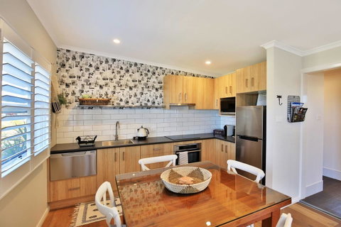 Jervis Bay Beach Shack I Pet Friendly - Food Delivery Shop 3