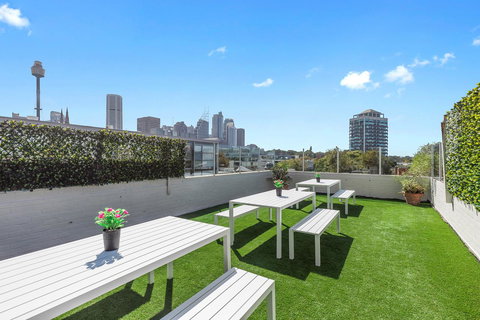 Ady's Place Backpackers, Sydney - Food Delivery Shop 0