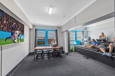 Ady's Place Backpackers, Sydney - Food Delivery Shop 15