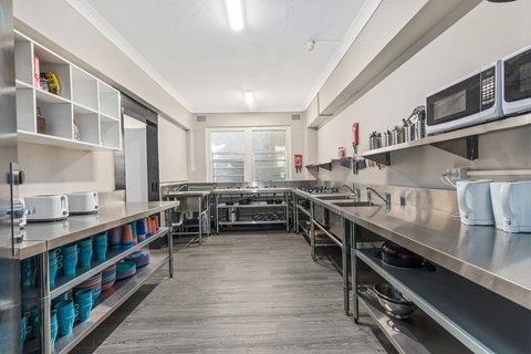 Ady's Place Backpackers, Sydney - Food Delivery Shop 9