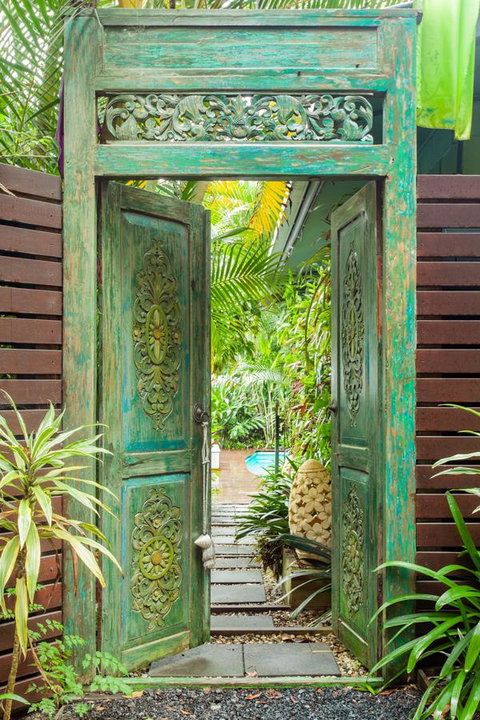 Sanctuary In The Pocket - Food Delivery Shop 36