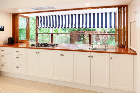 Sanctuary In The Pocket - Food Delivery Shop 27