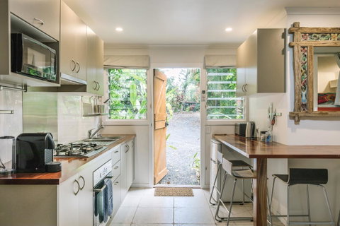 Sanctuary In The Pocket - Food Delivery Shop 17