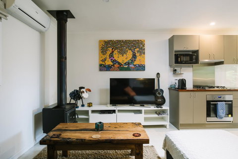 Sanctuary In The Pocket - Food Delivery Shop 19