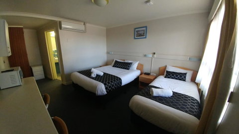 Bega Motel - Food Delivery Shop 18