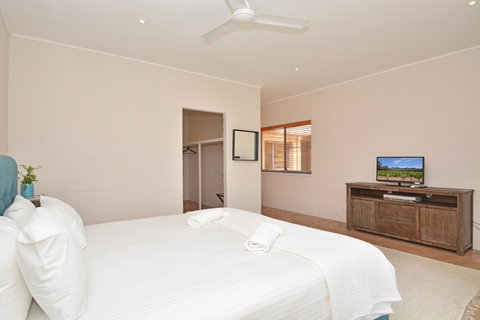 JE Guesthouse, Central To All The Hunter Valley Has To Offer - Food Delivery Shop 34
