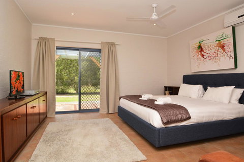 JE Guesthouse, Central To All The Hunter Valley Has To Offer - Food Delivery Shop 16