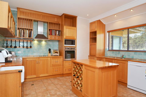 JE Guesthouse, Central To All The Hunter Valley Has To Offer - Food Delivery Shop 12