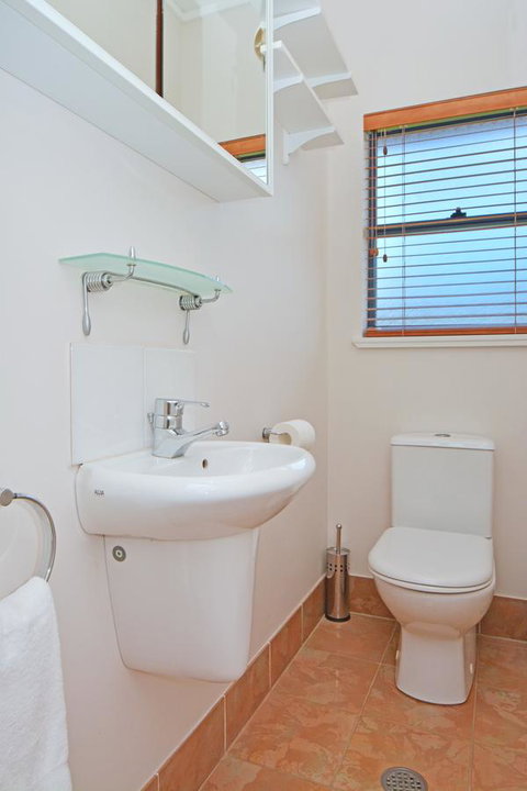 JE Guesthouse, Central To All The Hunter Valley Has To Offer - Food Delivery Shop 19