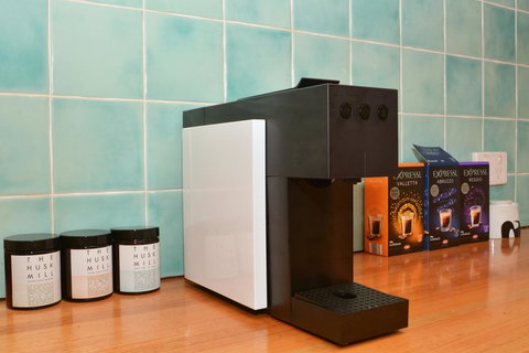 JE Guesthouse, Central To All The Hunter Valley Has To Offer - Food Delivery Shop 15