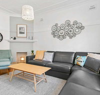 Seaspray - Manly beach apartment close to the sand - Food Delivery Shop