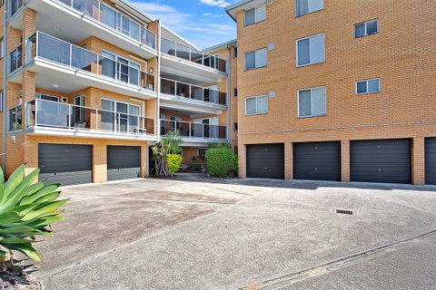 Victoria Parade, Kiah, Unit 10, 53 - Food Delivery Shop 12