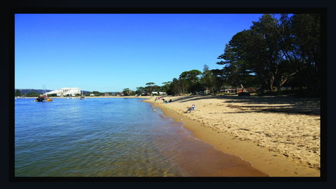 BASE Holidays - Ettalong Beach Premium Apartments - Food Delivery Shop 1
