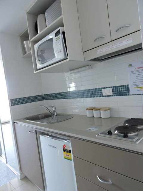 BASE Holidays - Ettalong Beach Premium Apartments - Food Delivery Shop 21
