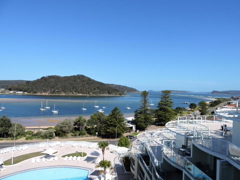 BASE Holidays - Ettalong Beach Premium Apartments - Food Delivery Shop 19