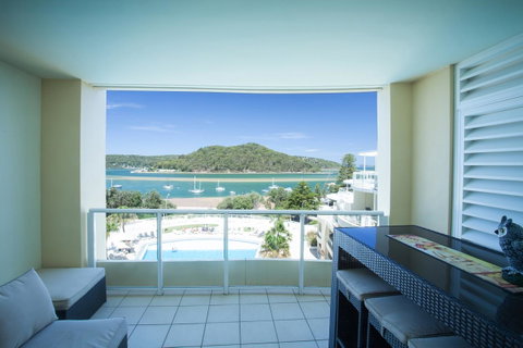 BASE Holidays - Ettalong Beach Premium Apartments - Food Delivery Shop 35