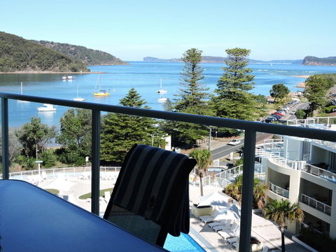 BASE Holidays - Ettalong Beach Premium Apartments - Food Delivery Shop 14