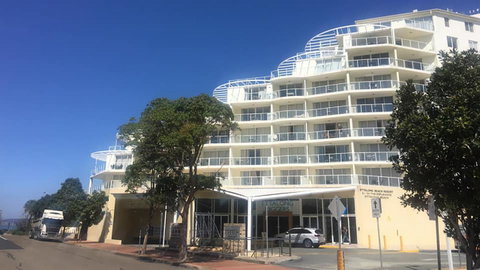 BASE Holidays - Ettalong Beach Premium Apartments - Food Delivery Shop 0