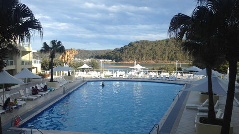 BASE Holidays - Ettalong Beach Premium Apartments - Food Delivery Shop 24