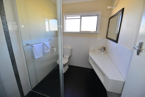 City Centre Apartments - Food Delivery Shop 5