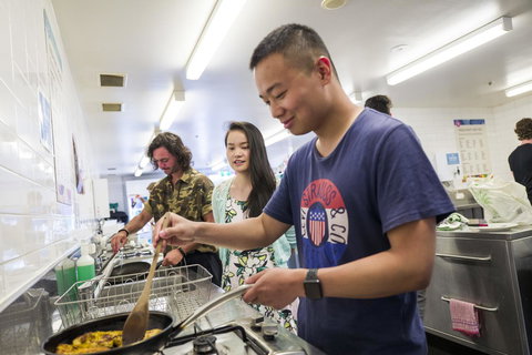 Railway Square YHA - Pet Food Australia 7