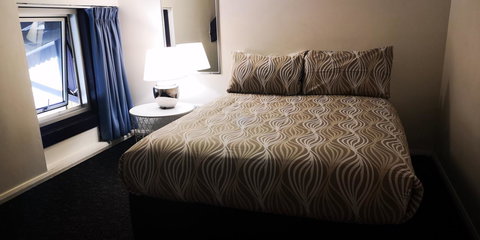 Railway Square YHA - Pet Food Australia 5