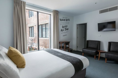 The Lucky Hotel - Food Delivery Shop 2