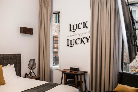 The Lucky Hotel - Food Delivery Shop 1