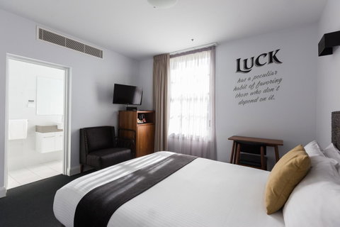 The Lucky Hotel - Food Delivery Shop 3